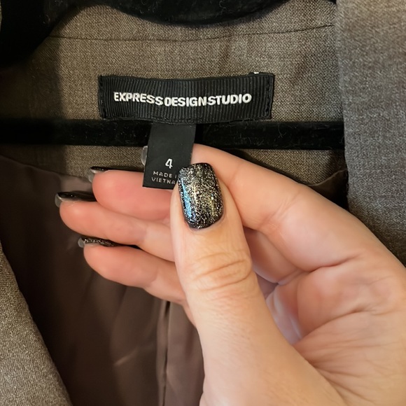 Express Design Studio Blazer - Picture 2 of 3